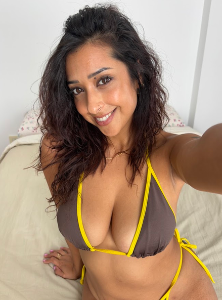 Flore2sexy's tweet photo. Don't blame me if you can't scroll away. 😈😉 https://t.co/QAeWeHEfuf