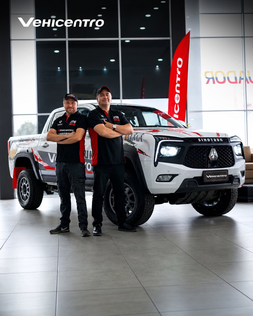 vehicentro's tweet photo. La Sinotruk Bolden fue protagonista en la rueda de prensa oficial de la Vuelta al Ecuador 2026, realizada en Vehicentro Ambato.

Junto al piloto Raúl Chávez y el copiloto Eduardo Tamayo, está lista para enfrentar las rutas más exigentes del país.

NO LA MANEJES. MALTRÁTALA.

#SinotrukBolden #VueltaAlEcuador2026 #SinotrukEcuador #Vehicentro