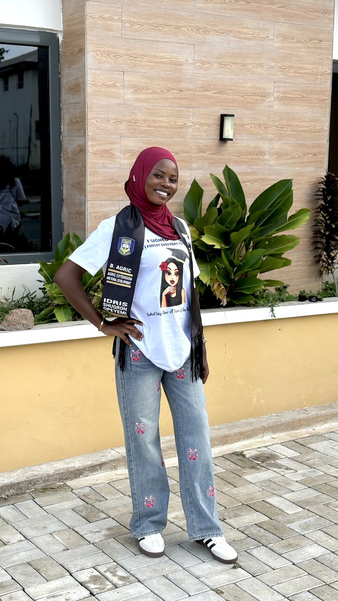 TheGlobalShuqs's tweet photo. Thank you, university of Ilorin🤍🧚‍♀️
#Allihamdulillah https://t.co/wUs4OiIjDR