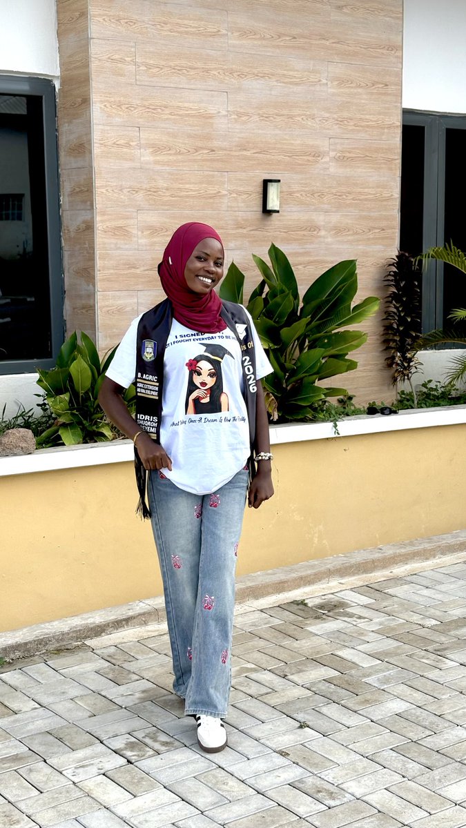 TheGlobalShuqs's tweet photo. Thank you, university of Ilorin🤍🧚‍♀️
#Allihamdulillah https://t.co/wUs4OiIjDR