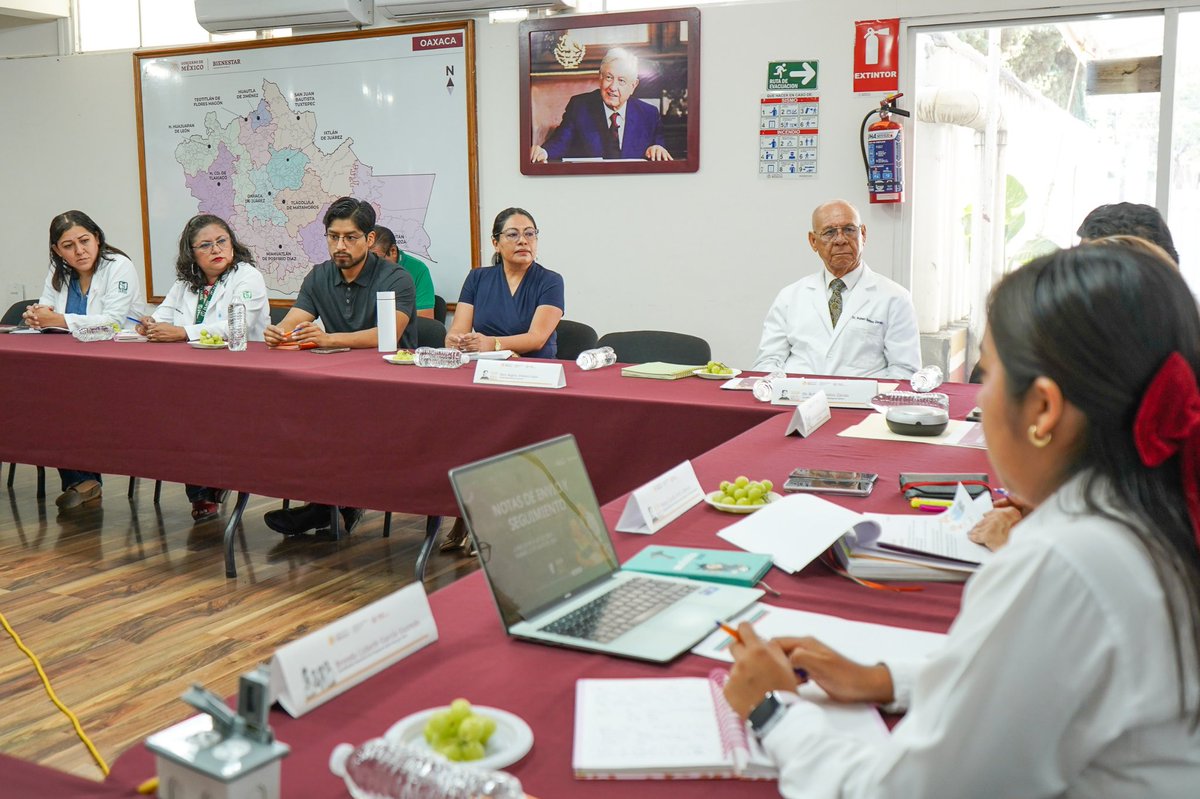 NancyOrtizOax's tweet photo. Lunes de Mesa Estatal de Salud. 

Continuamos dando seguimiento a #SaludCasaPorCasa a través de coordinación interinstitucional y vocación de servicio. 

Agradezco a cada una de las instituciones que hacen posible que esta encomienda se cumpla en Oaxaca. https://t.co/eTXGOAZweb