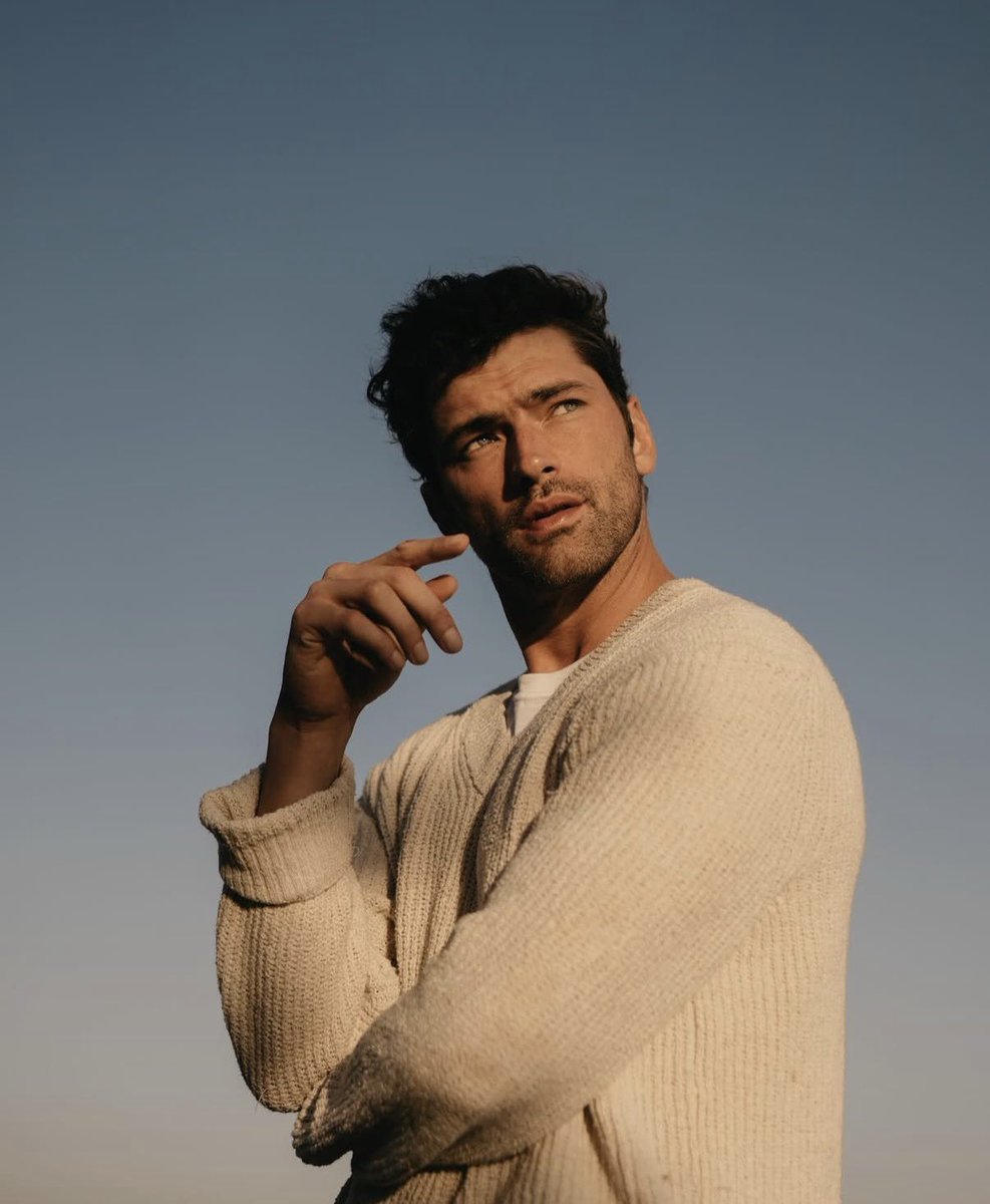 lcveslayla's tweet photo. they knew not to make my man ford grant ugly. he was named world’s hottest billionaire for a reason https://t.co/9l2Vr33VCw
