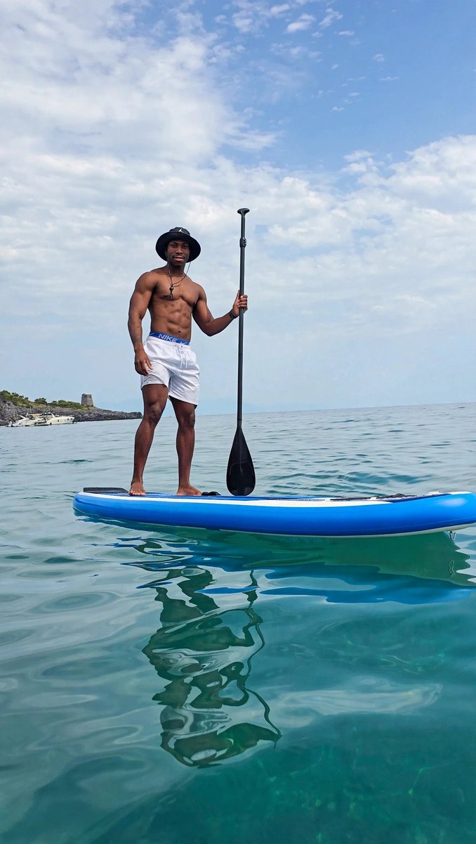 yorca_'s tweet photo. El mar y yo,
Nos pusimos de acuerdo,
Para que nunca tu nombre?
Cruce por mi pensamiento. 🍫☀️ https://t.co/zd4tgpIyy3