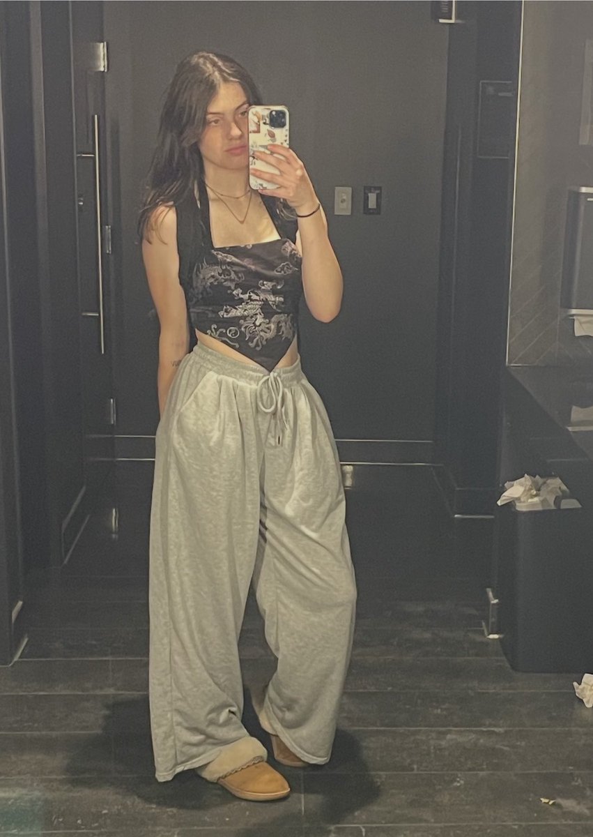 🌺🏵 Goddess Bella ❤️🔥👣⚘️ tweet media