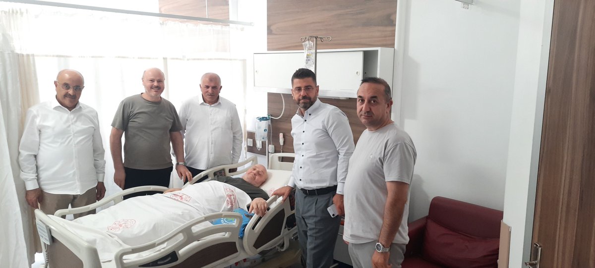 aalikazdal's tweet photo. Hastanede   ziyaretimize gederek geçmiş olsun dileklerini ileten İlçe Başkanımız @Muhmmtvanlioglu , 
Teşkilatlanma Başkanımız @alirizayavuz69 , 
@Yasarozgul24 ve 
 @resulaydemir'e nazik ziyaretleri ve destekleri için gönülden teşekkür ediyorum. 
@eyupilceakparti https://t.co/d4yk0LMfZJ