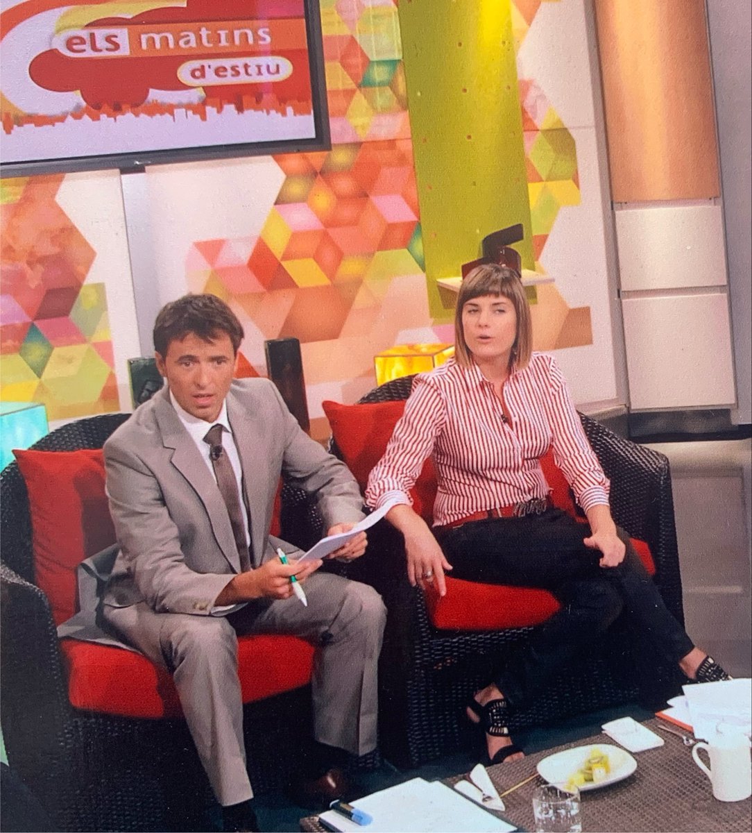 JordiEroles's tweet photo. L’estiu del 2009 vaig tenir el privilegi de presentar “Els Matins d’Estiu” de TV3 amb l’Ariadna Oltra.
I va ser un estiu molt mogut, marcat pel tràgic incendi d’Horta de Sant Joan i la mort de 5 bombers, i l’escàndol del Palau de la Música Catalana.
Un estiu intens i inoblidable! https://t.co/tQte4i0EYd