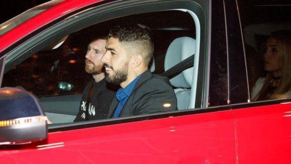 liamdahgoat's tweet photo. When Suarez made his wife sit at the back just so Messi could sit upfront with him 😂 https://t.co/NTwQO2l1dm