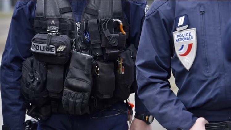 info_Paris_IDF's tweet photo. 🔴 FLASH - #SaintMandé : Une boulangerie a été cambriolée.
👉 Les faits se sont déroulés ce week-end. Deux suspects ont été interpellés : l’un sur place et le second après avoir tenté de prendre la fuite. (PP) #ValdeMarne https://t.co/wSsHxObdx9
