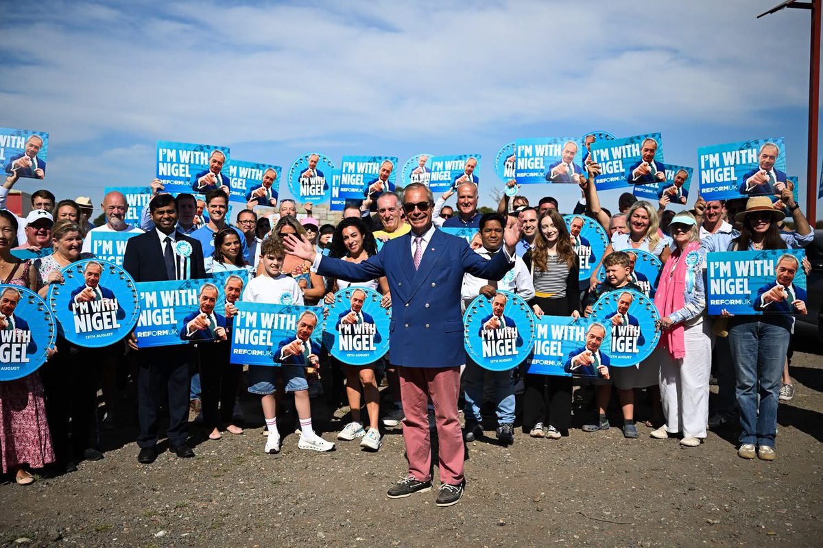 iamcassierowan's tweet photo. "What a fantastic turnout! Huge thanks to all the brilliant supporters who joined us โ the energy and enthusiasm for real change is incredible! Together, we're making Britain great again. #ImWithNigel #ReformUK" https://t.co/nRzfBhDkgl