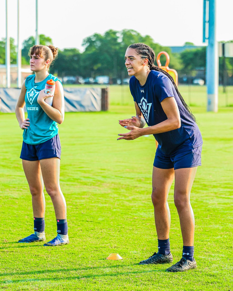 UNCWSoccer's tweet photo. we’re SO back 🌊⚽️

#SeahawkSoccer https://t.co/742sMHASof
