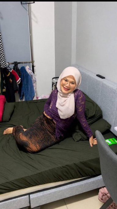 puqnks's tweet photo. tgh ramai dee syumill kt bio #fypmalaysia #tudung #awekcun https://t.co/sskTXKZhYm