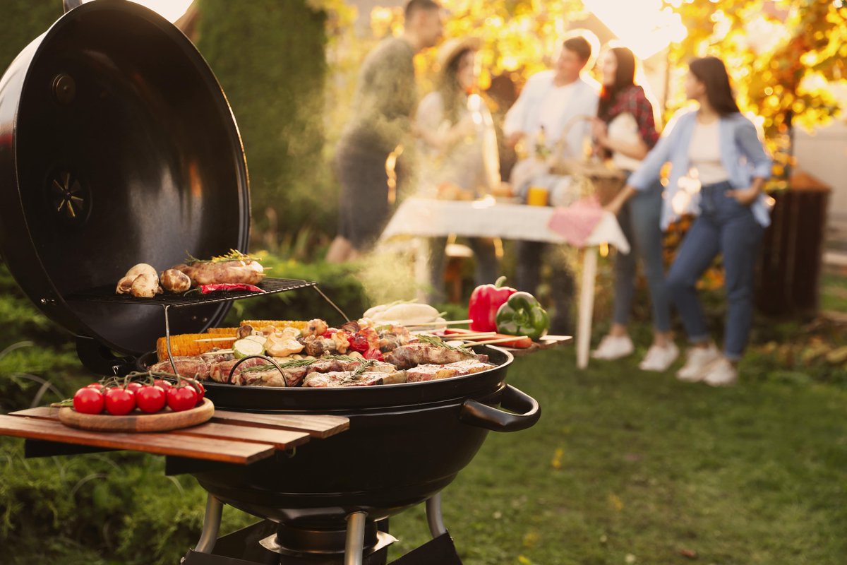 SaveALot's tweet photo. ☀️🔥 Summer Grilling Giveaway! 🔥☀️

Whether you're firing up burgers, brats, steaks, or corn on the cob, we're giving one lucky winner a $50 Save A Lot gift card to stock up on all their cookout favorites!

👍 LIKE this post
💬 COMMENT below with your favorite BBQ food

One winner will be randomly selected on Thursday, July 30.

WANT ANOTHER CHANCE TO WIN? CHECK OUT OUR FACEBOOK AND INSTAGRAM PAGES! 

** We will never send a link to claim your prize. The winner will be contacted directly via private message.