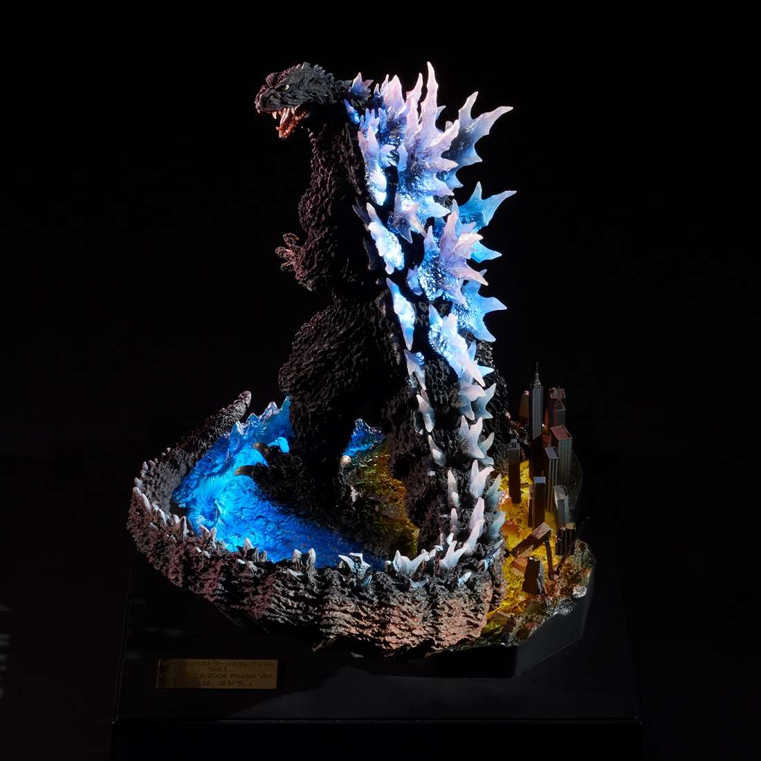 GodzillaS_US's tweet photo. Before: a poster on your wall. Now: a statue on your shelf.

Available now: https://t.co/ueEZiPuDq8 https://t.co/b5FknRz5nu