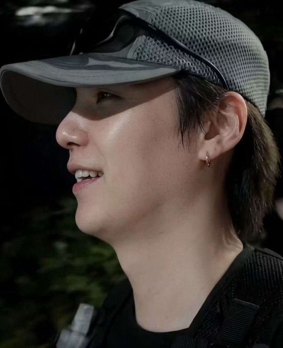 realsuga001's tweet photo. This is me without a makeup 💄 https://t.co/sNKGIQfzH5
