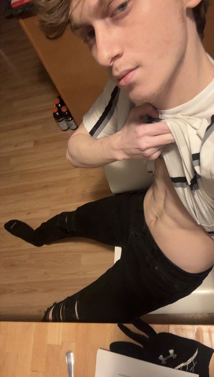 alphabrayden166's tweet photo. I can just relax and make money while you losers continue to fund my life.
#findom #cashmaster #cashfag #humanatm #paypig #cashdrain #footmaster https://t.co/XG4E1VHicK