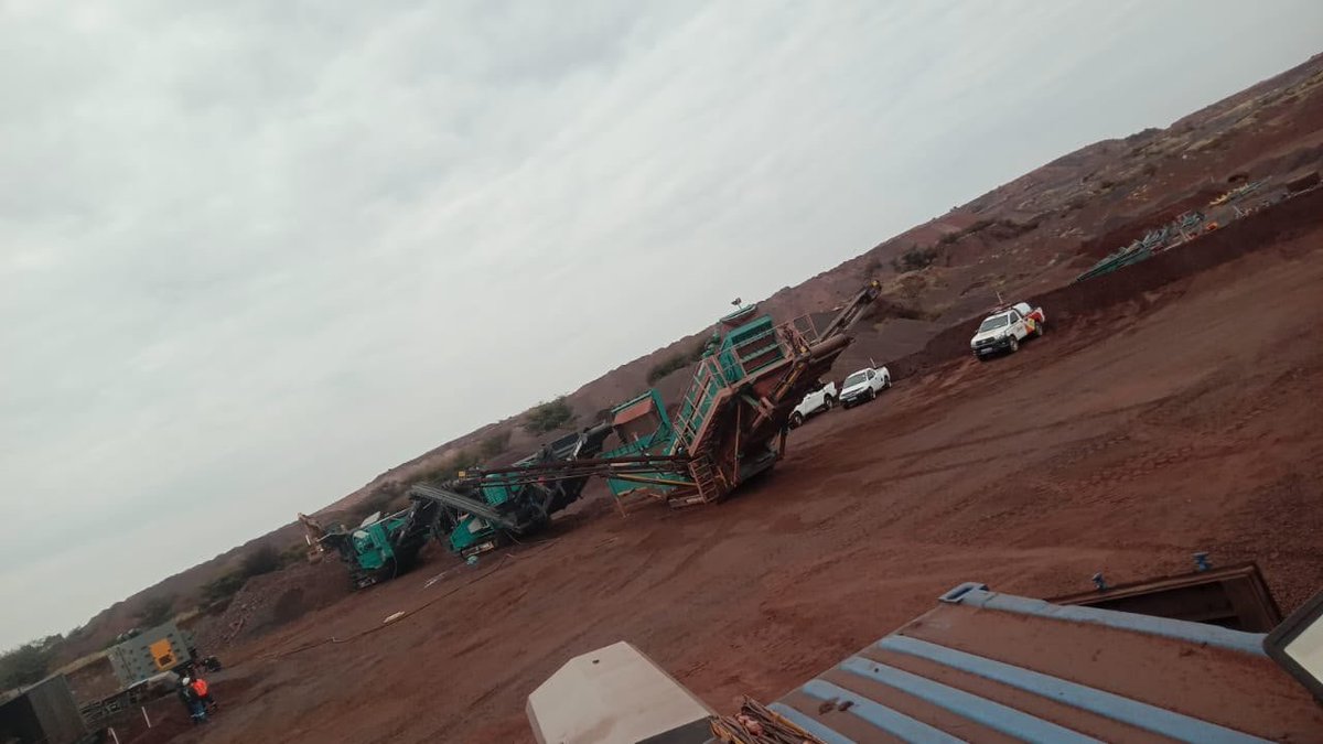 effortgashu's tweet photo. Powering Zimbabwe’s mining sector with heavy-duty fleets built for maximum uptime. 🚜⚡
From Gold &amp; Lithium to Platinum &amp; Chrome, we supply world-class equipment tailored for medium- to large-scale operations.
 CAT | Komatsu | Volvo | Sany | Epiroc
 Dry/Wet Leases &amp; Machine Hire https://t.co/rGmdynj7Ip