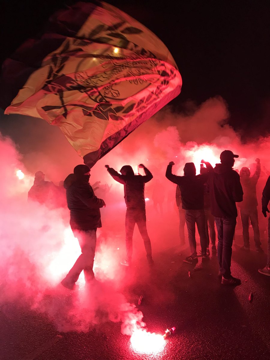 VitesseFacts's tweet photo. Net zoals iedereen moet ook @KNVB in cassatie wel voldoen aan de toepasselijke regels en daar wordt op onafhankelijke wijze op toegezien. De Hoge Raad intimideren met powerplay en nieuwe feiten inbrengen is bij voorbaat kansloos.

Lees het artikel hier: https://t.co/SMinZrILEy https://t.co/HcSUhaXwap