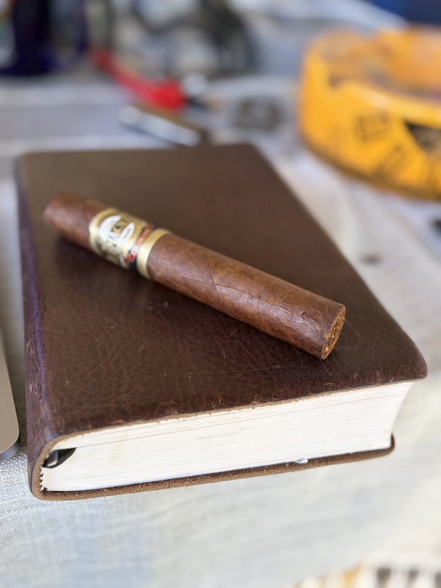 PastorAndPuros's tweet photo. Monday morning grind with a #CasaMagna. #PastorAndPuros #PastorLife #MondayMotivation #HolySmokeBreak https://t.co/04Ww8OOMO7