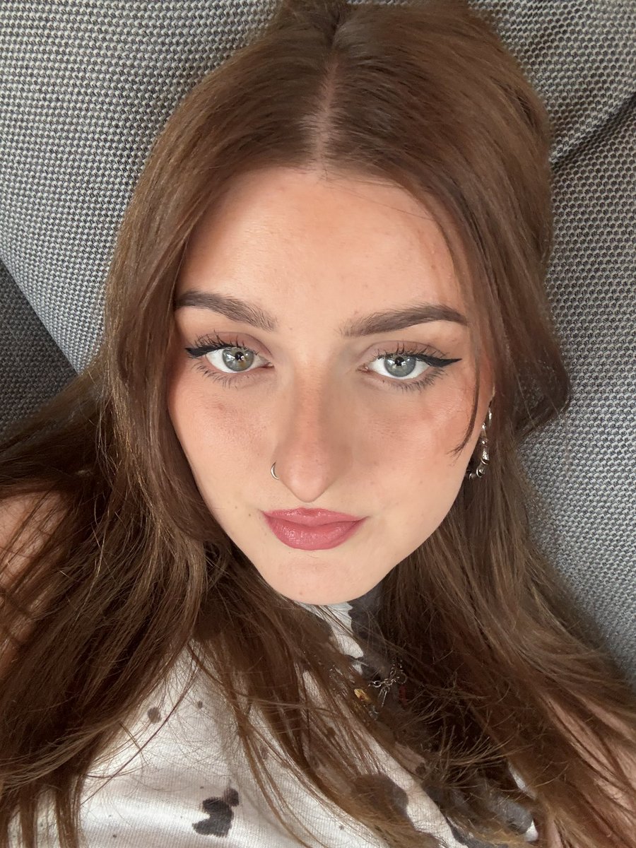 lsa6elle's tweet photo. returned to twitter (deleted the app fpr 2 weeks) https://t.co/D5v6QATfcf