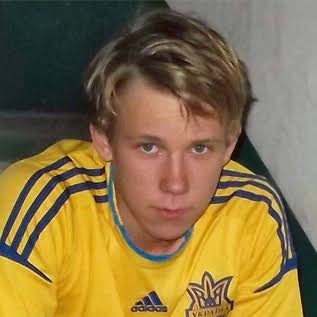 TMandrikova's tweet photo. 27 липня 2014 року в смт. Горбачево-Михайлівка під Донецьком після катувань був убитий російськими терористами за проукраїнську позицію школяр Степан Чубенко - 16-річний народний Герой України.

Вічна пам'ять Героєві України! https://t.co/5cZbXoJn3P