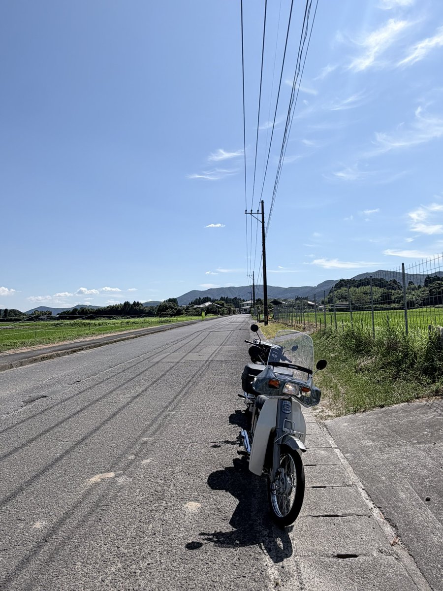 cubcubMilBow's tweet photo. カブツーリング

スーパーカブ50customと
クロスカブ110 https://t.co/J1NLC6CUcB