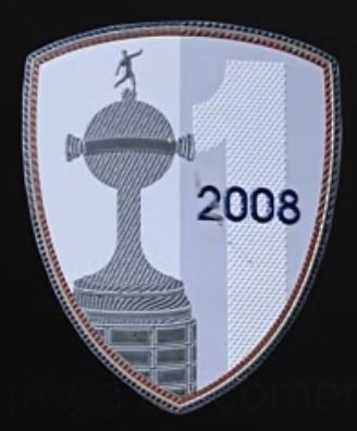 ChoboAlvarez's tweet photo. Los campeones de Libertadores lucirán parches personalizados en sus participaciones coperas. Este es el de LDU, único club ecuatoriano en ganar la Copa más codiciada del continente. Lo estrenará en el 13/08 en Brasil en la ida de los octavos de final contra Mirassol https://t.co/Dzj0gvvxkU