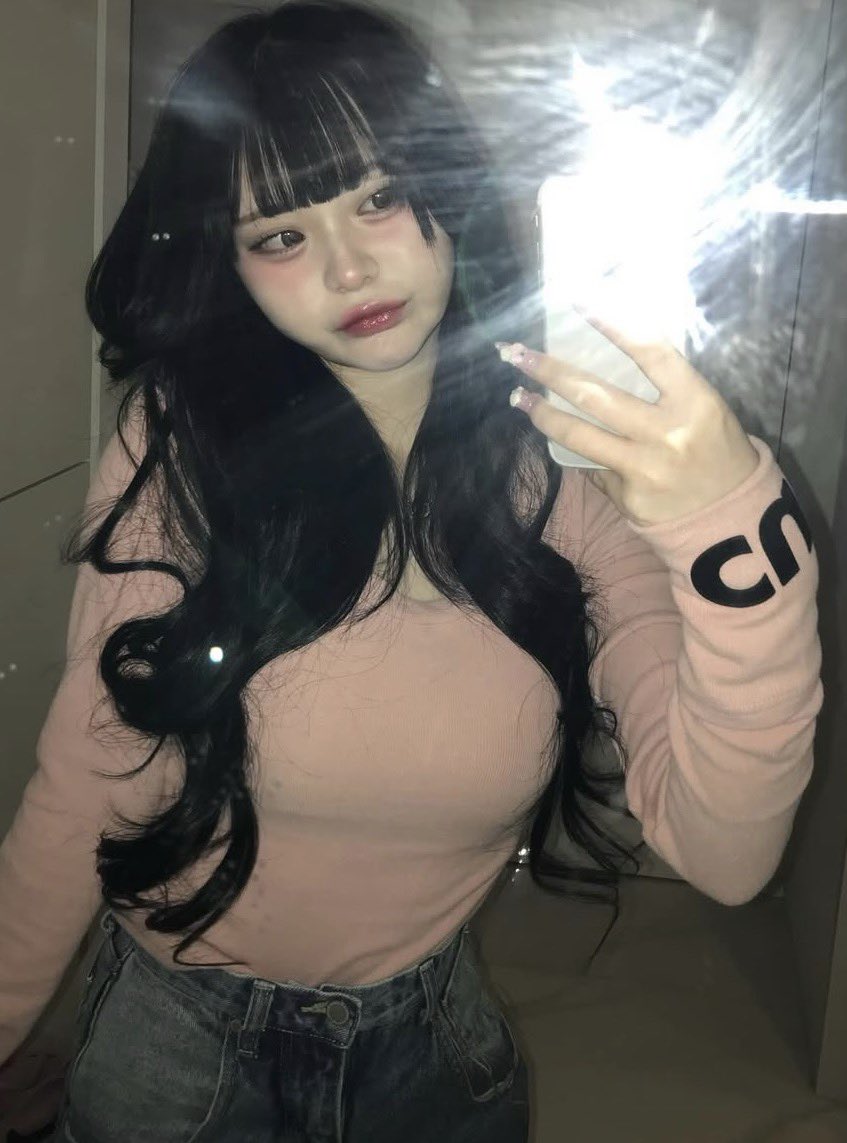 OxDvxI4y's tweet photo. パッツパツ💕 https://t.co/sGoTkEpfHw