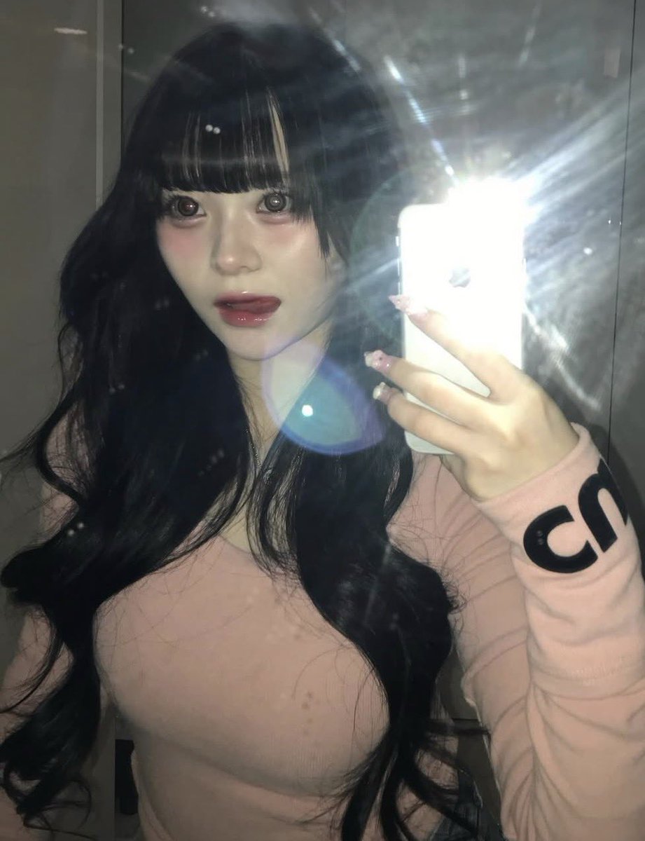 OxDvxI4y's tweet photo. パッツパツ💕 https://t.co/sGoTkEpfHw