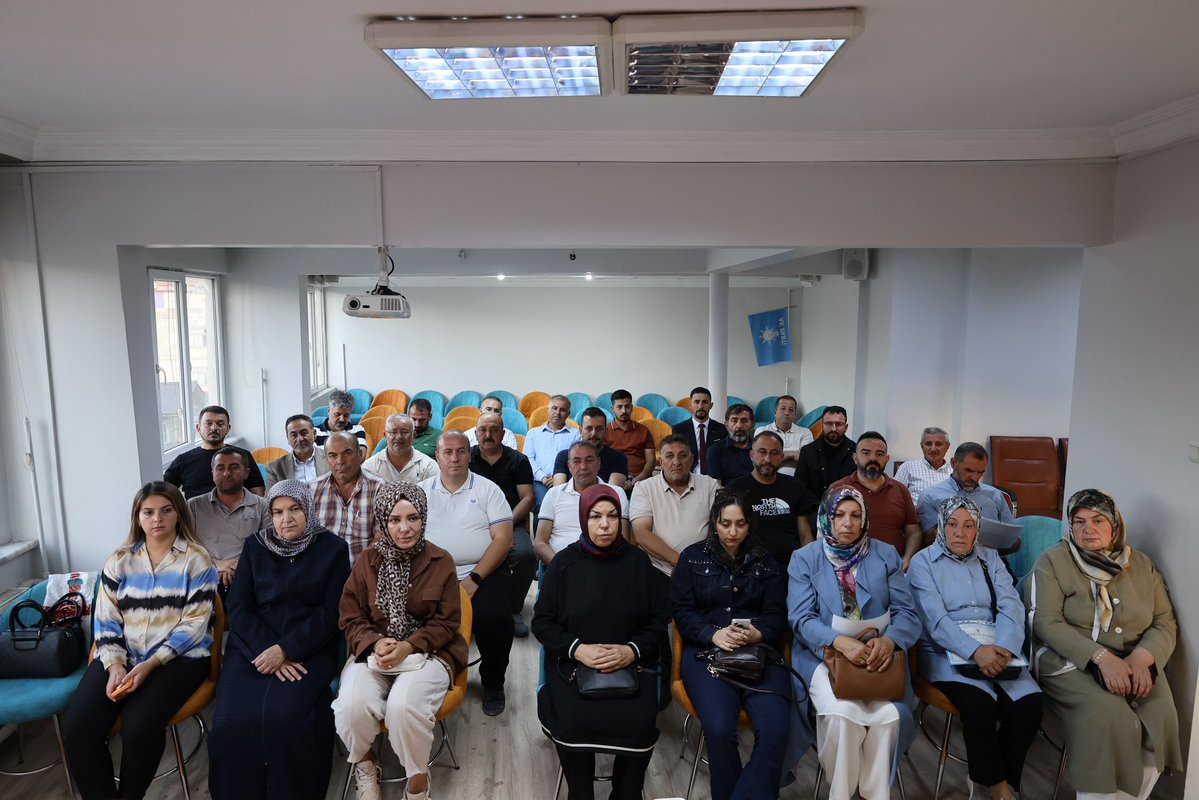 Nigdeakgenc51's tweet photo. Ana Kademe İl Yönetim Kurulu Toplantısı’na, Gençlik Kolları İl Başkanımız İbrahim Göktuğ Giray katılım sağladı.

Toplantıda teşkilat çalışmalarımız, sahadaki faaliyetlerimiz ve önümüzdeki döneme ilişkin yol haritası değerlendirilerek istişarelerde bulunuldu.

Birlik ve beraberlik içerisinde, şehrimiz ve teşkilatımız için çalışmalarımızı kararlılıkla sürdürüyoruz.