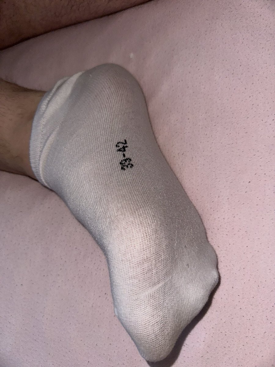 HerrAlphaL's tweet photo. Wer hat Lust, stinkende Socken zu kaufen?
DM offen!

#alpha #master #socken #sockenfetisch #fußfetisch #paypig #zahlsklave #findomm https://t.co/kx5mIZLJTN