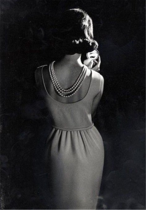 christo34036850's tweet photo. Have a Classy Evening 🖤♔HRH   #BlazerLook #ClassyStyle #FashionInspo #ElegantStyle #ChicLook #Fashionista 🏴󠁧󠁢󠁷󠁬󠁳󠁿#frockingFabulous #FutureQueen #queenbee #PrincessofWales #monarchy #PrincessCatherine #RoyalFamily #iconic #weekendvibes  🐝 https://t.co/2T7300KxhW