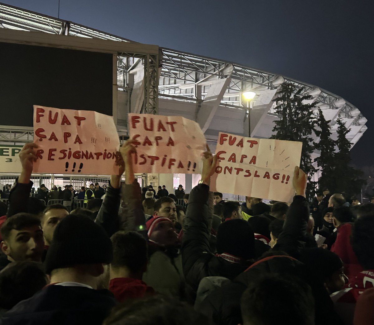 zeyrark's tweet photo. #FuatÇapaİstifa

Samsunspor'a çapın da yetmiyor, çapan da. https://t.co/LMb1O0B9Eo