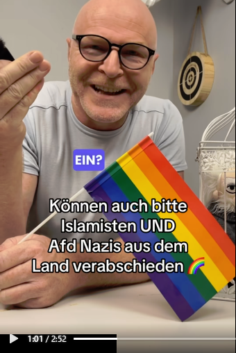 Suzimiya's tweet photo. Erfinderladen · #Fb ·
Ja, das kostet in einem Land mit 30% Afd Wählern als Unternehmer Aufträge und Geld.
Aber meine Kinder und dieses freie großartig Land sind mir dann doc... #regenbogen #queerrights #menschenrechte #fckafd #hassistkeinemeinung
Video: https://t.co/7av0itWFSH https://t.co/jnOs5sL6UP