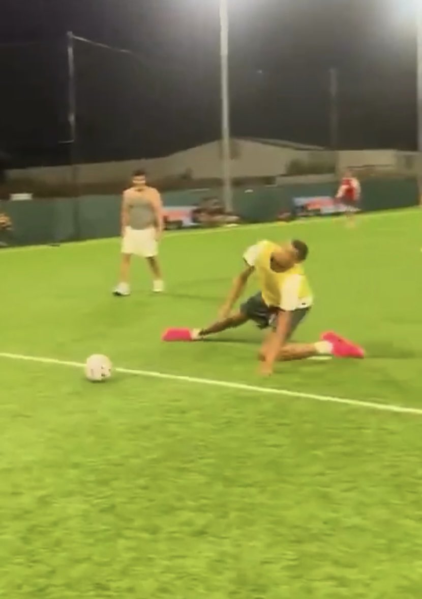RebornKobe's tweet photo. Shai better than Wemby at soccer too 😮‍💨 https://t.co/ZHjwi1XT53