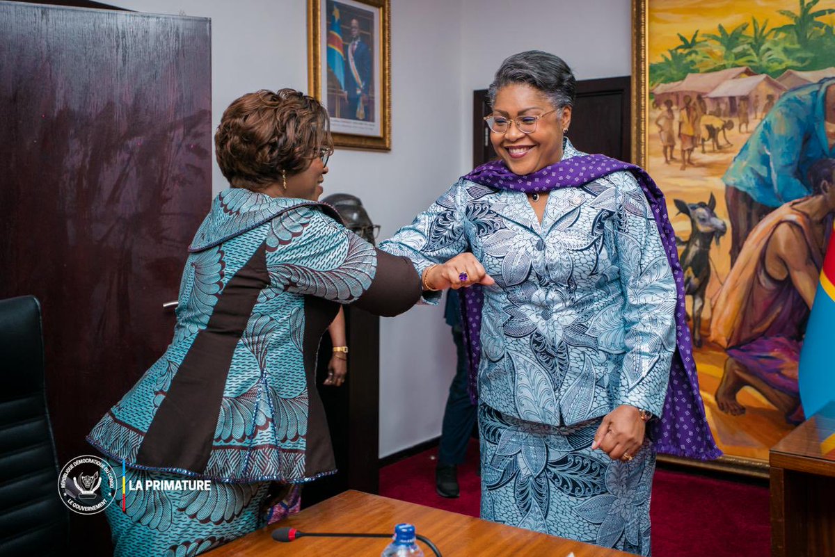 PrimatureRDC's tweet photo. #Gouvernance #Parlement
27 juillet 2026 | La Première Ministre, Cheffe du Gouvernement, Judith Suminwa Tuluka, a reçu les présidents des groupes parlementaires de l’Assemblée nationale dans le cadre d’une réunion de concertation consacrée au renforcement de la collaboration entre le Gouvernement et la majorité parlementaire.

• Renforcement du dialogue entre le Gouvernement et les groupes parlementaires
• Concertation en amont des réformes pour une meilleure coordination de l’action publique
• Proposition d’institutionnaliser un cadre permanent de concertation entre les deux institutions
• Engagement commun en faveur de la mise en œuvre du Programme d’Actions du Gouvernement

Cette rencontre illustre la volonté du Gouvernement Suminwa de consolider un dialogue institutionnel fondé sur la concertation, la cohérence de l’action publique et le service de l’intérêt général.