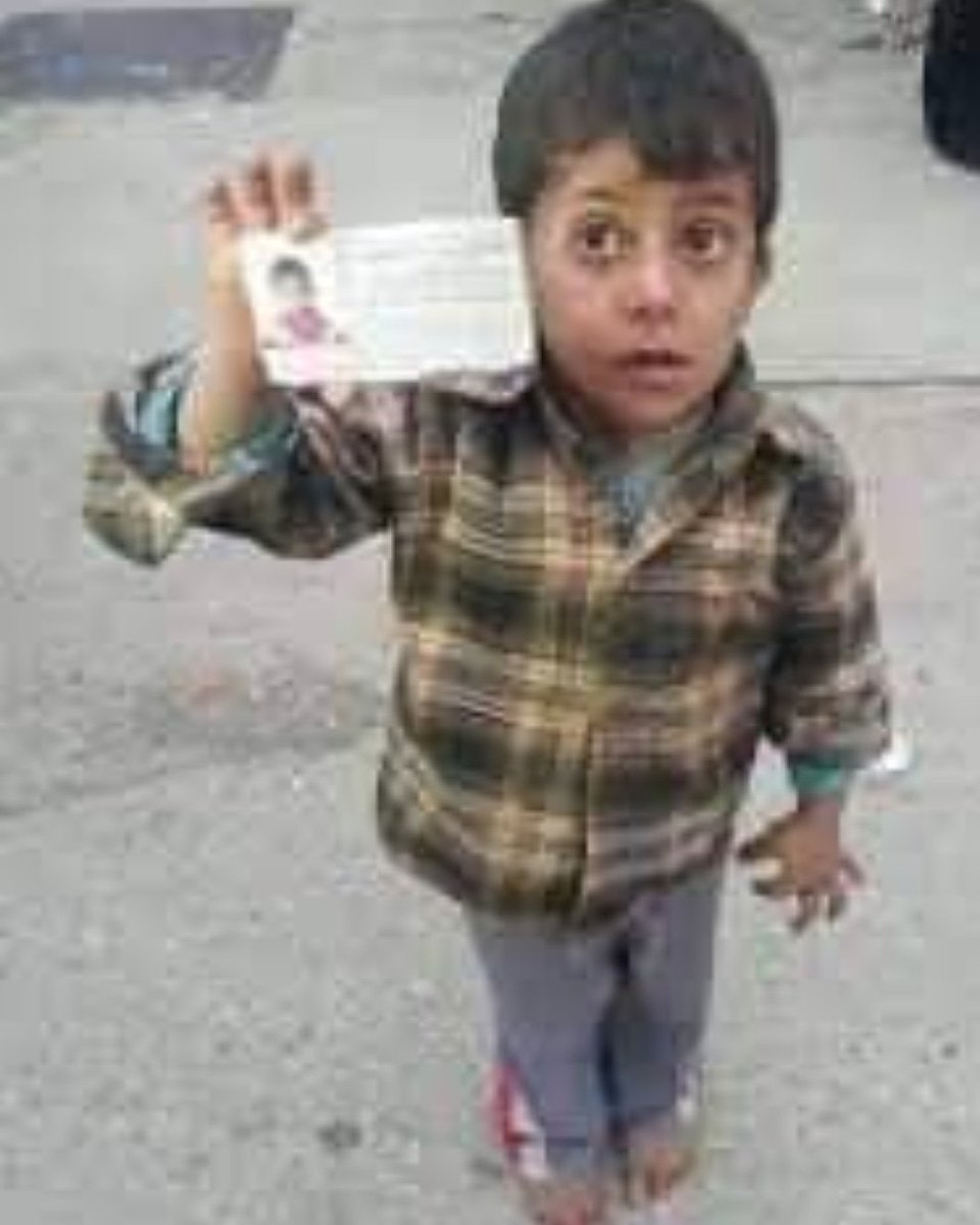 cubbesizmahmut_'s tweet photo. Ben uygun muyum bir ekmek için...
Bunu göster seni görürler dedi biri...
Bak benim resmim yapışık burada!
Ben yaşıyorum ekmek alırım değil mi? https://t.co/BEeRhOiKJO