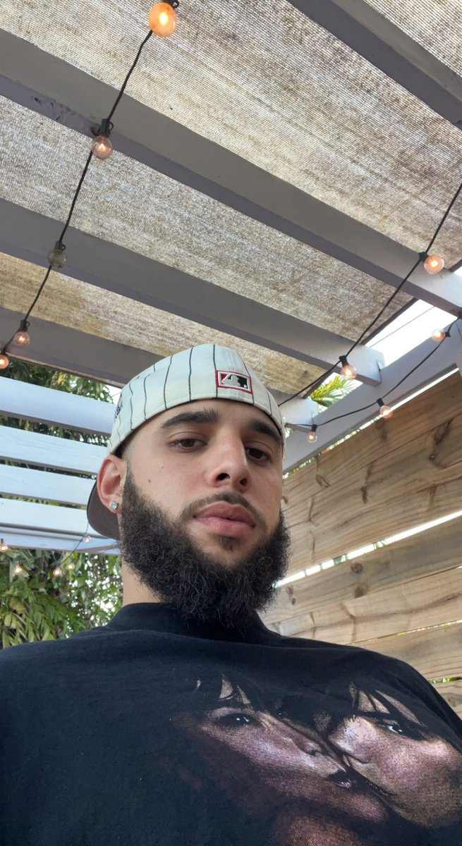 TheCashSimpKing's tweet photo. New cash-master on the scene. Here to leave you broke and whimpering. Be my first good boy and dm Daddy.

I promise it’ll only hurt a little bit.  #cashmaster #findom #worship https://t.co/C6EN5KHEjt