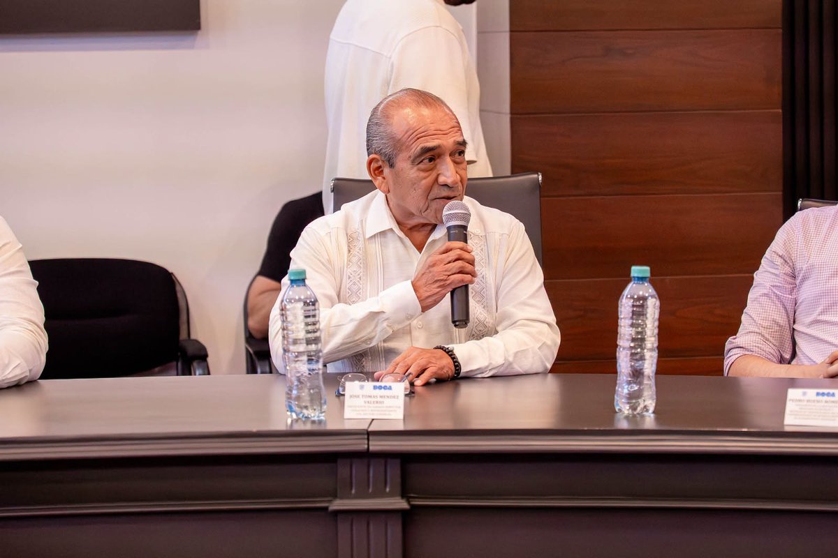Canaco_Veracruz's tweet photo. Nuestro Presidente, el C.P. José Tomás Méndez Valerio, participó en la instalación del Consejo Consultivo de Turismo del H. Ayuntamiento de Boca del Río, encabezada por la presidenta municipal Maryjose Gamboa, donde rindió protesta como Vocal para impulsar el turismo regional. https://t.co/aT5xaius5b