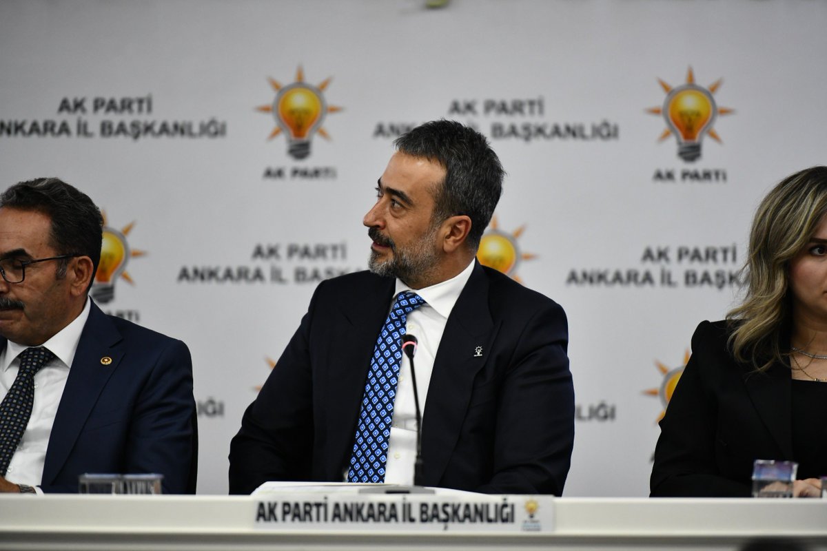 AkpartiAnkara's tweet photo. Haftalık Olağan İl Yönetim Kurulu Toplantımızı; İl Başkanımız Sn. @hakanhanozcan başkanlığında, Adana Milletvekilimiz ve İl Koordinatörümüz Sn. @abdullahdogru01, Bala İlçe Başkanımız Sn. Evren Dalkıran, Pursaklar İlçe Başkanımız Sn. İbrahim Kopan, Gölbaşı İlçe Başkanımız Sn. Selim Akceylan ile 15 Temmuz hain darbe girişiminde ikiz kardeşlerinden biri şehit düşen, diğeri gazi olan Sn. Hakan Yiğit’in katılımlarıyla gerçekleştirdik.