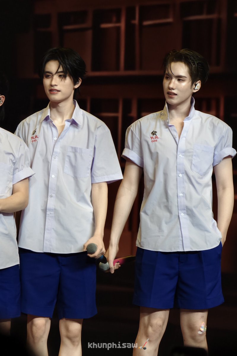 phophisaw199x's tweet photo. พี่ดูแลเธอได้นะ

#PHUTATCHAI #AAashirakorn #BUS_LIGHTASONE_D2
#BUS_LIGHTASONE https://t.co/7PWs8FhQHx