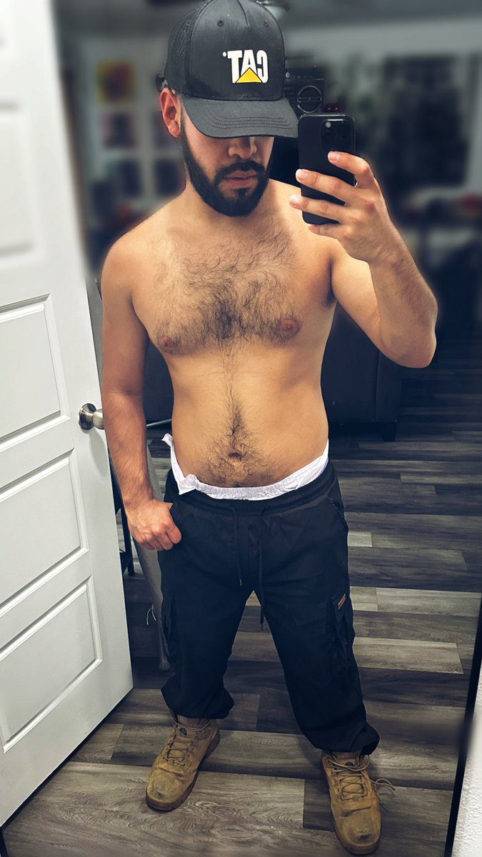PaddedPapi's tweet photo. When you complain too much about the porta-pottys at work, the boss will send you back home with a alternate solution 🙈 https://t.co/2r11VX6Av1