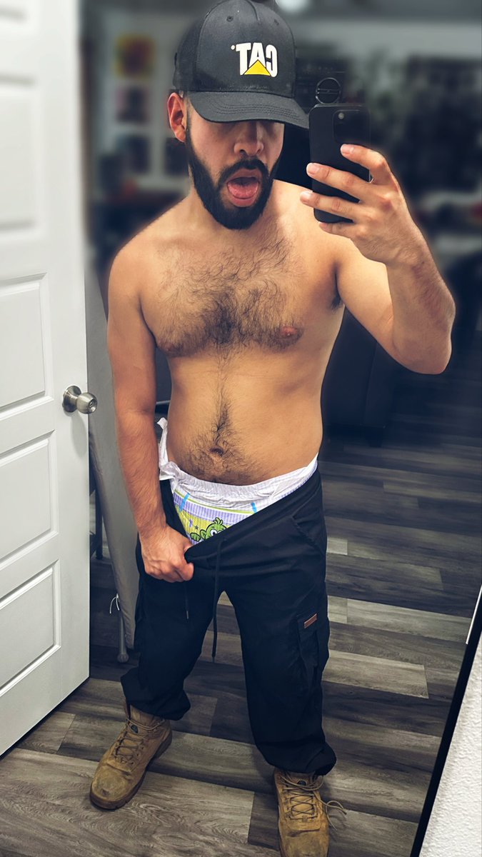PaddedPapi's tweet photo. When you complain too much about the porta-pottys at work, the boss will send you back home with a alternate solution 🙈 https://t.co/2r11VX6Av1