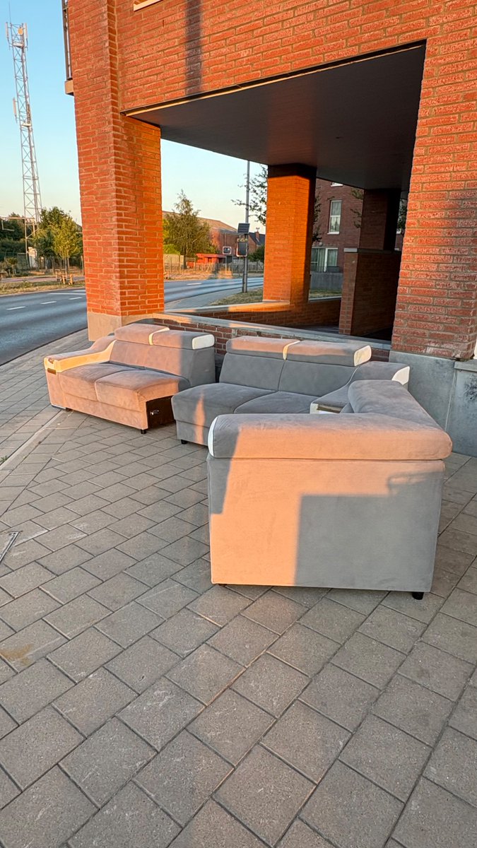 kdepater's tweet photo. Three days ago, my neighbor put his couch outside.

With a sign that said:
“Free to take.”

I thought, “It’ll be gone by tonight.”

Three days later… it’s still there.

Rain, wind, and everyone in the neighborhood has to look at it.

It made me wonder…

At what point does “free to take” just become an excuse to leave your junk on the sidewalk?

I think we should have a little more respect for our neighbors. 
If nobody wants it, shouldn’t you arrange for it to be collected yourself?

Or am I overthinking this?

What do you think?