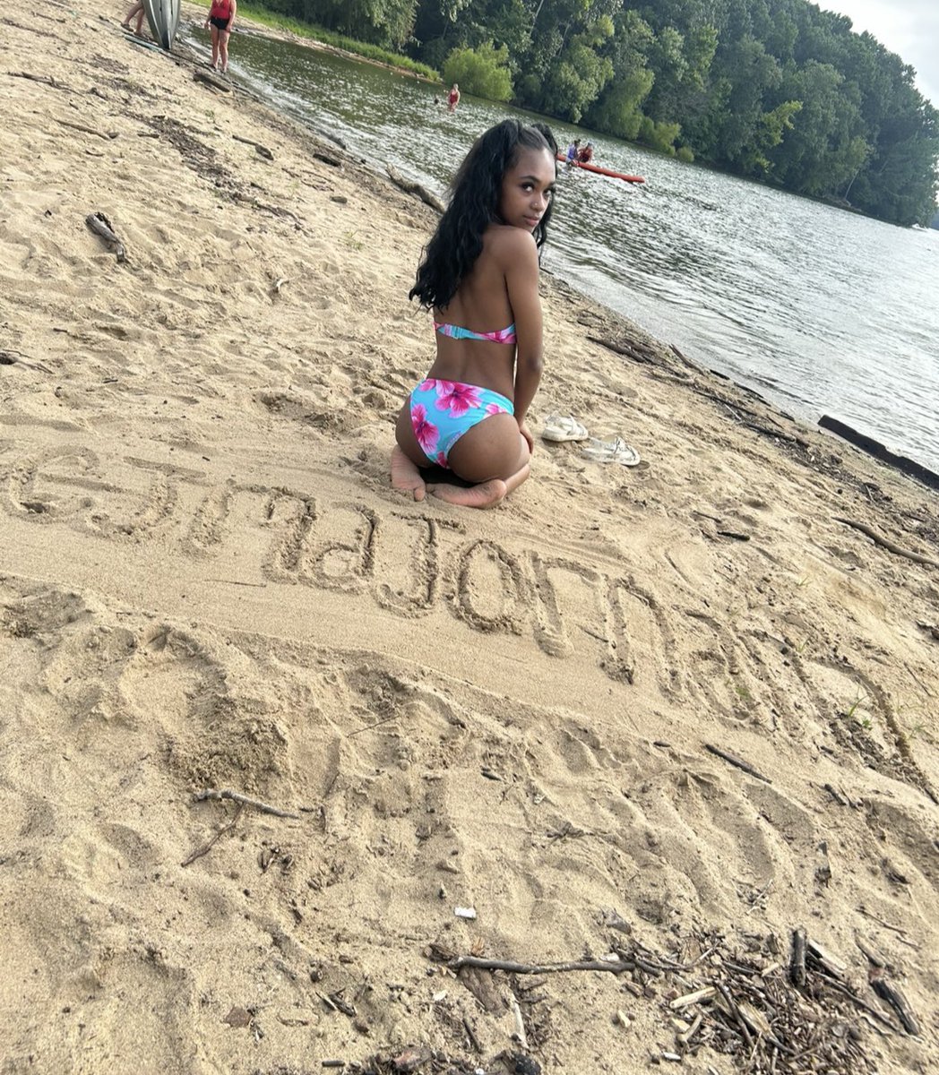 cwtivia's tweet photo. Im so horny who wants to sext😩

https://t.co/pGXPmJVCPT

#petite #ebony #onlyfans #bikini #fatass #seductive https://t.co/tkTA2uQlwy