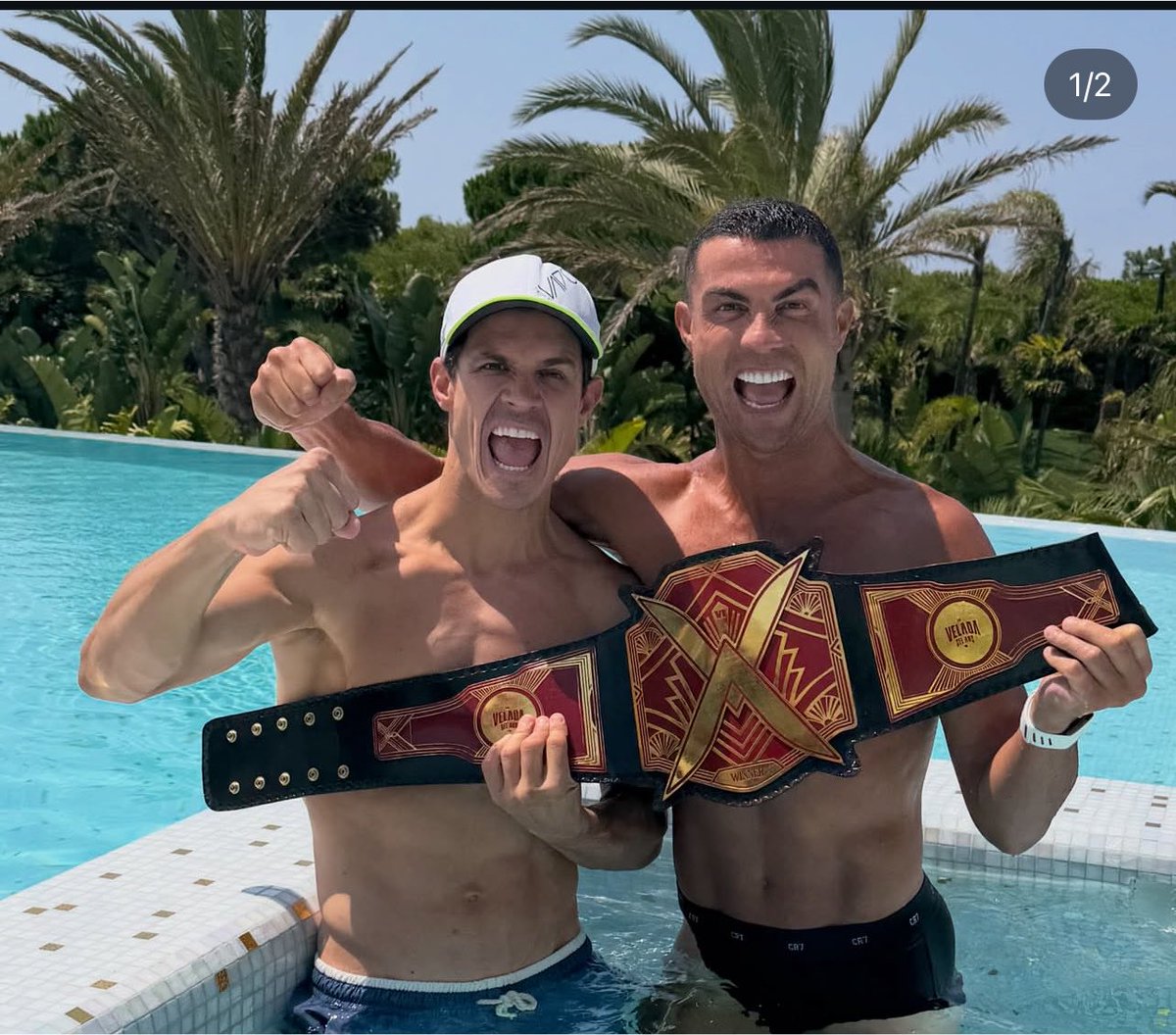 MarioHurtadoRM's tweet photo. EDU AGUIRRE CON EL CINTURÓN DE LA VELADA DEL AÑO CON CRISTIANO RONALDO, ES HISTÓRICO. https://t.co/M7nGG0fv1Z