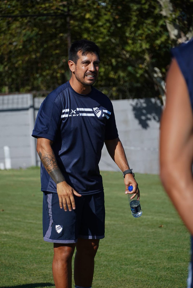 sebakerle's tweet photo. Leandro Gracian se despidió del plantel y dejó de ser el DT de Quilmes https://t.co/9WBJix7qsS