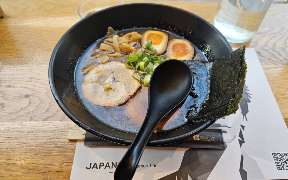mix_totot's tweet photo. パリ来て1食目🇫🇷 https://t.co/CDrecslfFZ