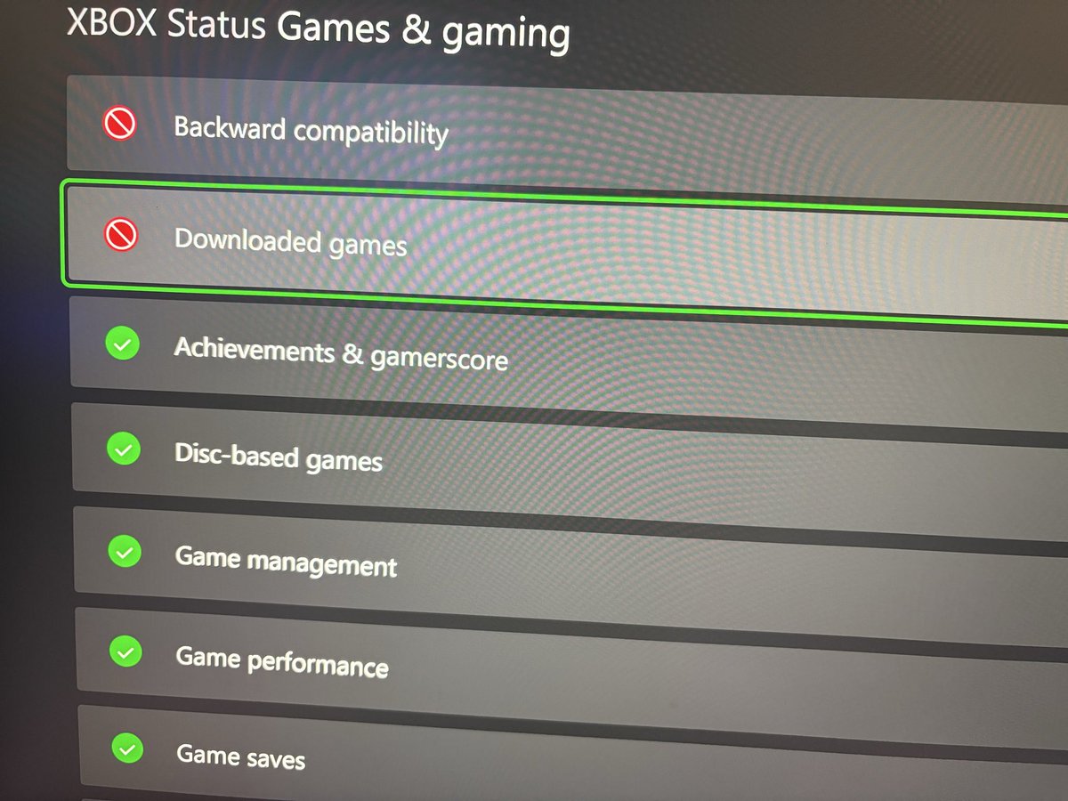 SpawnWaveMedia's tweet photo. Xbox right now:

Downloaded Games ❌

Disc-based Games ✅ https://t.co/zvwN2cbp6D