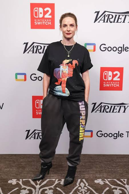 ComicBook's tweet photo. Rebecca Ferguson comments on not having seen "Supergirl" yet while wearing a "Supergirl: Woman of Tomorrow" shirt at SDCC.

"I haven't watched it, I'm afraid it might be a piece of crap"

(Source: @Variety) https://t.co/iM1zTsnHpj