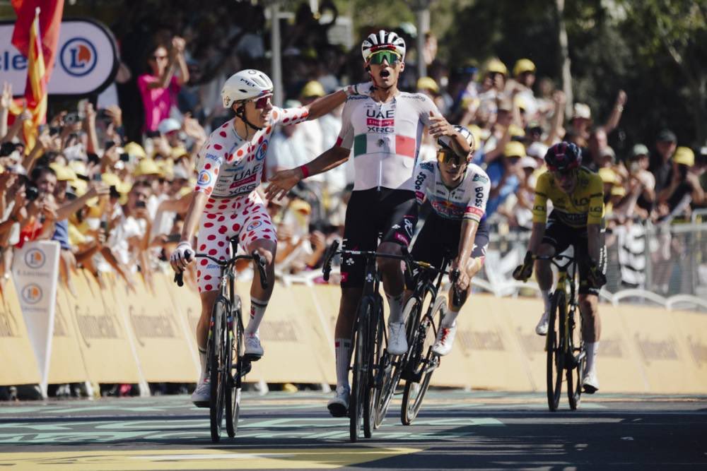 FranciaenMexico's tweet photo. 👏🚵🇲🇽 ¡Muchas felicidades @ISAACDELTOROx1 por tu magnífica primera participación en @LeTour🇫🇷!

🙌 Victoria en la Etapa 2: Tarragona > Barcelona
🥉 de la clasificación general
🥇ganador de la camiseta blanca⬜ de mejor ciclista joven (menores de 26 años)

📸 © A.S.O. https://t.co/Hnm63ES4PT
